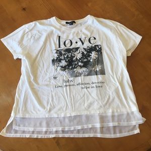 White t-shirt size medium